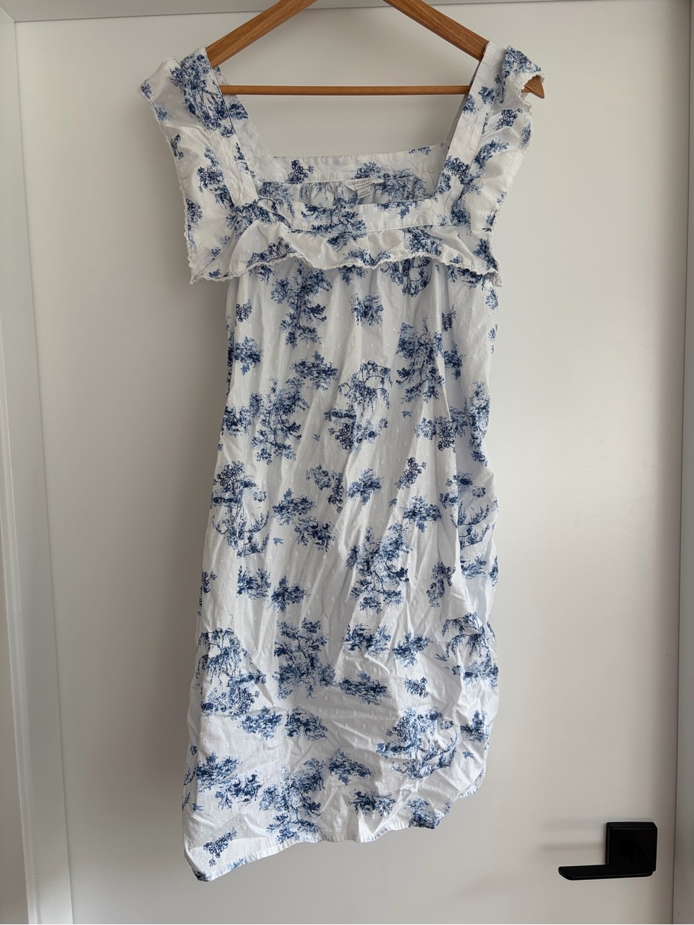 Charter Club 100% cotton White and Blue Floral Ruffle Nightgown L